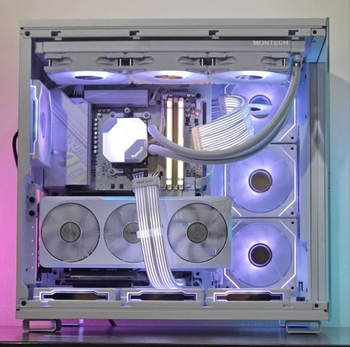 RTX 5070/ Ryzen 7-7800X3D/ RAM 32 GB/ SSD 2 TB/ B850 Wi-Fi/ PC pentru jocuri WhiteReaper 125