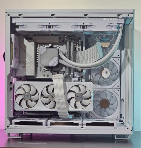 RTX 5070/ Ryzen 7-7800X3D/ RAM 32 GB/ SSD 2 TB/ B850 Wi-Fi/ PC pentru jocuri WhiteReaper 125