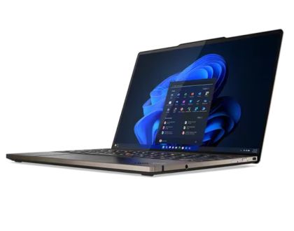 Laptop Lenovo ThinkPad Z13 G2 AMD Ryzen 7 PRO 7840U (up to 5.1GHz, 16MB), 32GB LPDDR5x-6400, 1TB SSD, 13.3" 2.8K (2880x1800) OLED AR, AS, Touch, AMD Radeon 780M Graphics, FHD&IR, Backlit KB , WLAN, BT, WWAN Quectel 4G LTE, FPR, 3 cell, FPR, Win11Pro, 3Y P