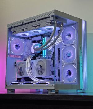 RTX 5070/ Ryzen 7-7800X3D/ RAM 32GB/ SSD 1TB/  Геймърски компютър WhiteReaper S4