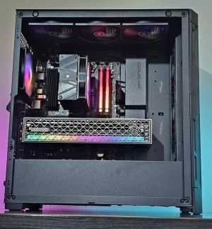 RX 9070 16GB/ Ryzen 7-7700 / RAM 32GB/ SSD 1TB/ 850W 80 Plus Gold / Геймърски компютър - Aorora S3