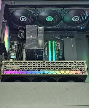 RX 9070 16GB/ Ryzen 7-7700 / RAM 32GB/ SSD 1TB/ 850W 80 Plus Gold / Геймърски компютър - Aorora S3