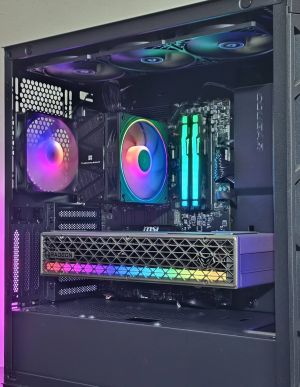 RX 9070 16GB/ Ryzen 7-7700 / RAM 32GB/ SSD 1TB/ 850W 80 Plus Gold / Геймърски компютър - Aorora S3