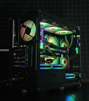 Ryzen 7-7800X3D/ RTX 5070Ti 16G/ RAM 32GB/ SSD 1TB/ Водно Охлаждане/ 1000W Захранване/ Геймърски компютър Dark Reaper DR043