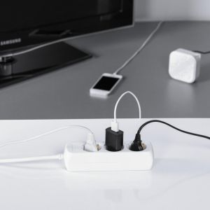 HAMA Разклонител 3 гнезда, 1.4м, бял