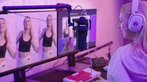 Streamplify MOUNT LIFT LIGHT Black