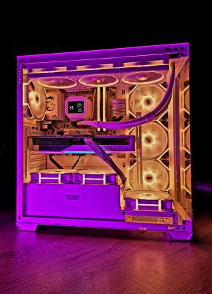 RTX 5070TI / Ryzen 7 9950x3d / 64GB DDR5 / 2TB NVMe - Геймърски компютър White Reaper WR57T98X3D-2