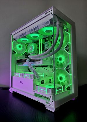 RTX 5070TI / Ryzen 7 9950x3d / 64GB DDR5 / 2TB NVMe - Геймърски компютър White Reaper WR57T98X3D-2